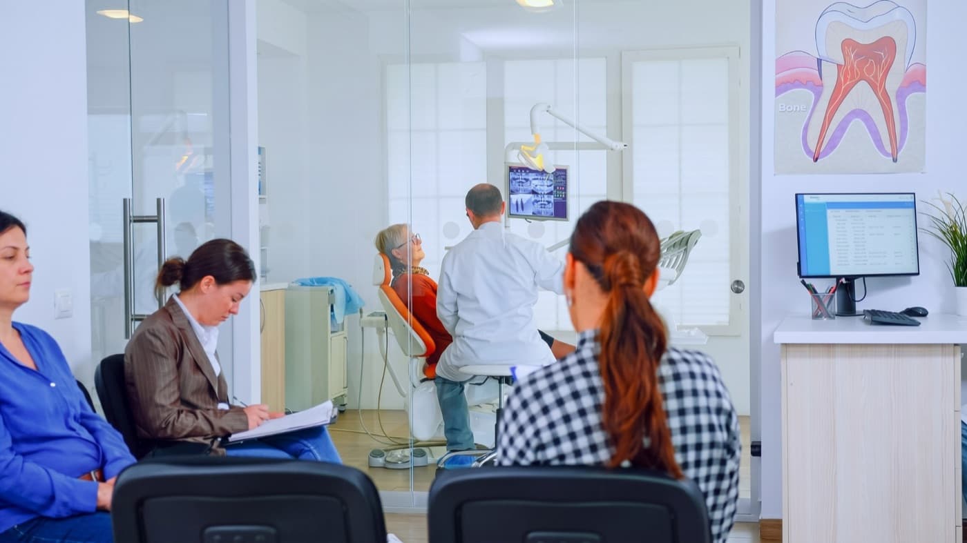 Diş Kliniği Seçerken Hangi Kriterler Değerlendirilebilir?